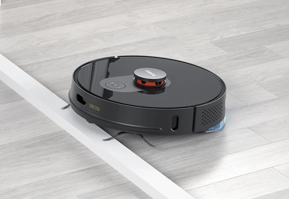 robot vacuum cleaner with water tank